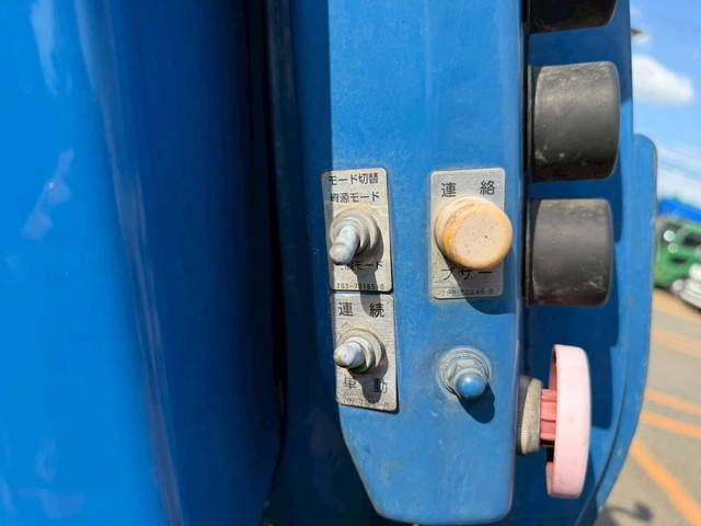 日野レンジャーパッカー車（塵芥車）増トン（6t・8t）[写真18]