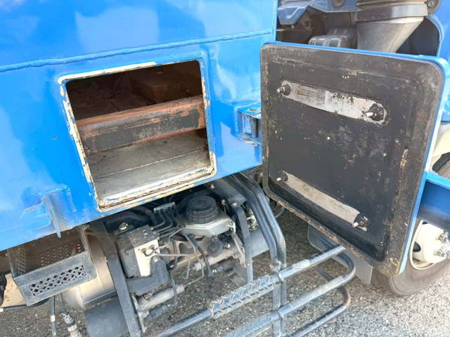 日野レンジャーパッカー車（塵芥車）増トン（6t・8t）[写真20]