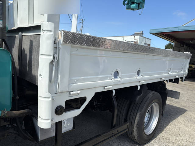 いすゞエルフクレーン3段中型（4t）[写真14]