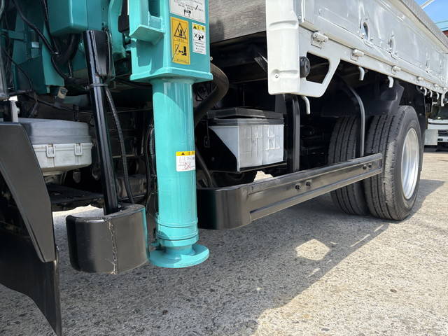 いすゞエルフクレーン3段中型（4t）[写真15]