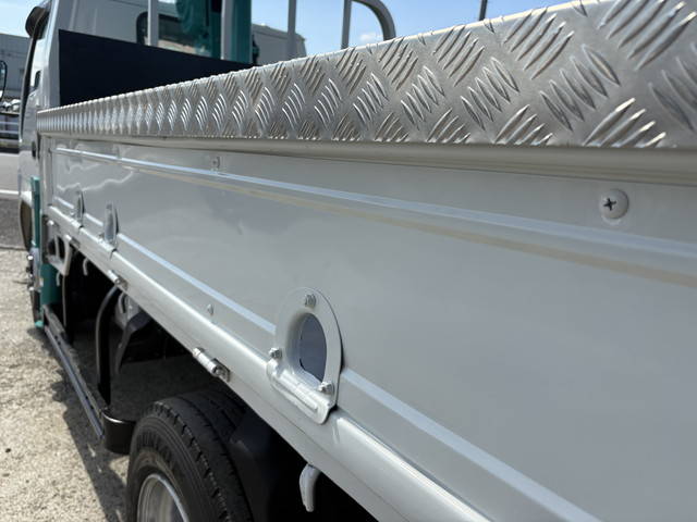 いすゞエルフクレーン3段中型（4t）[写真17]