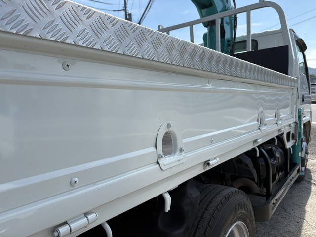 いすゞエルフクレーン3段中型（4t）[写真19]