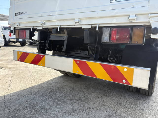 いすゞエルフクレーン3段中型（4t）[写真20]