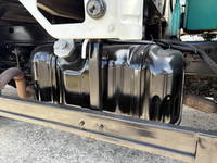 いすゞエルフクレーン3段中型（4t）[写真23]