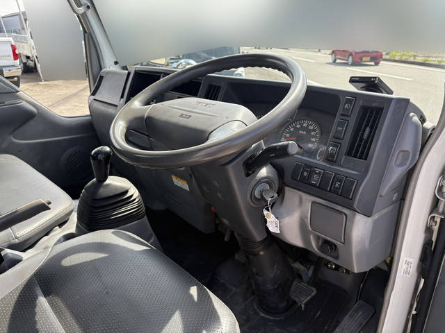 いすゞエルフクレーン3段中型（4t）[写真08]