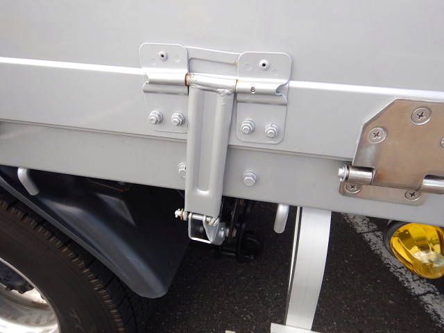 日野レンジャーアルミブロック中型（4t）[写真28]