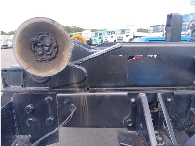 UDトラックスコンドルコンテナ専用車中型（4t）[写真17]