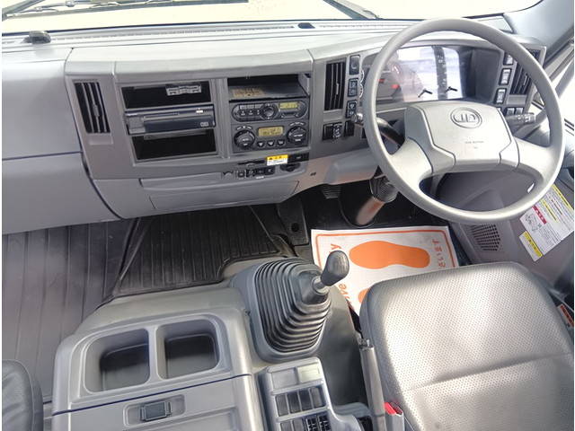 UDトラックスコンドルコンテナ専用車中型（4t）[写真24]