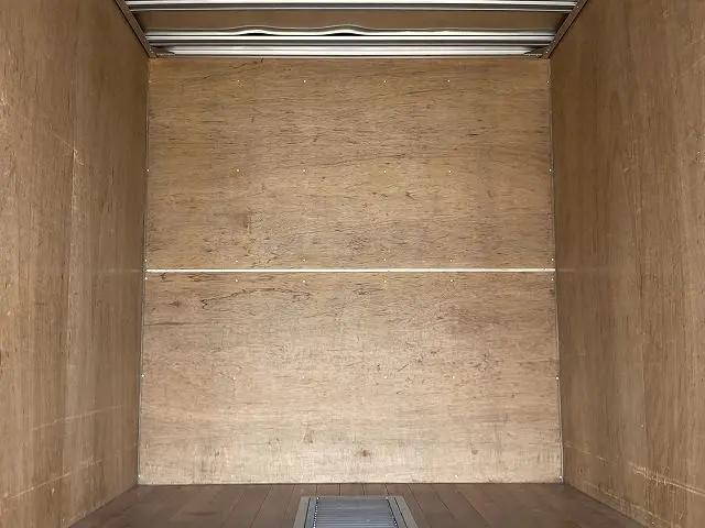 いすゞエルフアルミバン小型（2t・3t）[写真10]