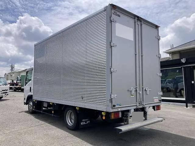 いすゞエルフアルミバン小型（2t・3t）[写真02]