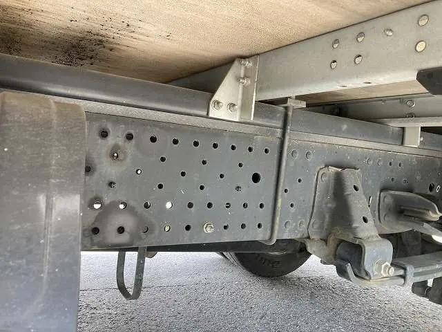 いすゞエルフアルミバン小型（2t・3t）[写真23]