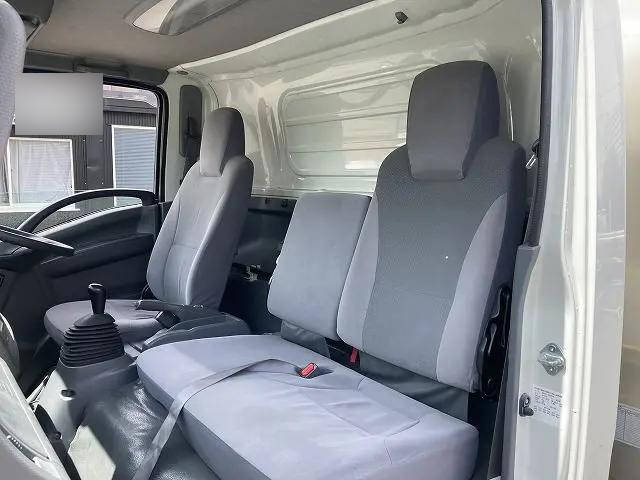 いすゞエルフアルミバン小型（2t・3t）[写真30]