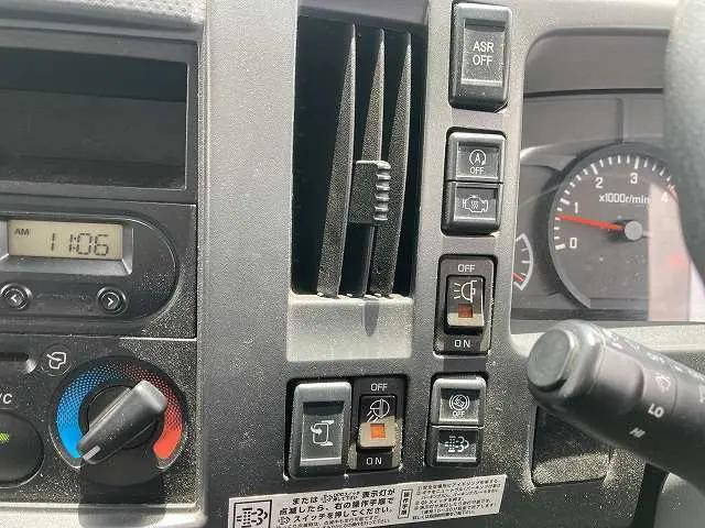 いすゞエルフアルミバン小型（2t・3t）[写真32]