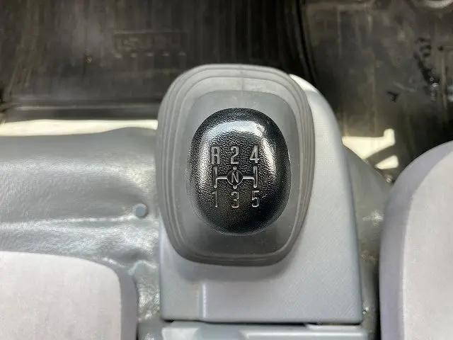 いすゞエルフアルミバン小型（2t・3t）[写真35]