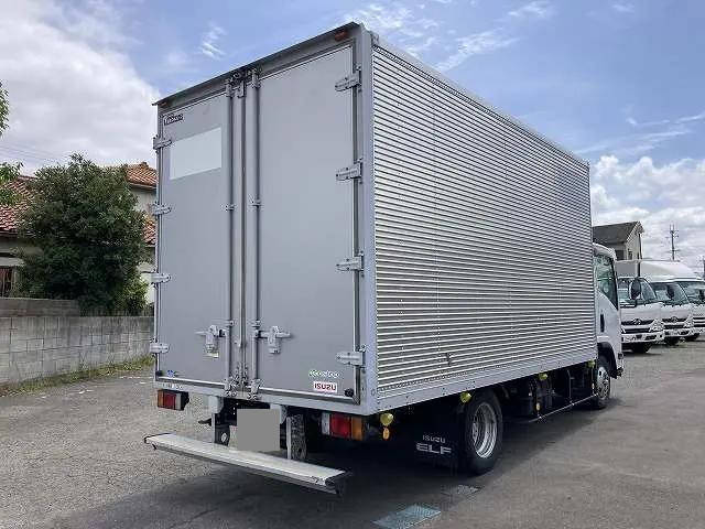 いすゞエルフアルミバン小型（2t・3t）[写真04]