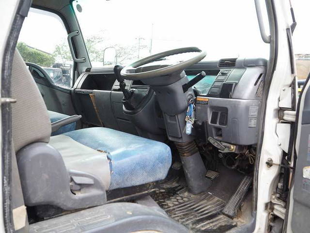 三菱ふそうキャンタークレーン4段小型（2t・3t）[写真36]