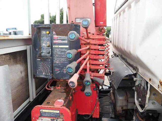 三菱ふそうキャンタークレーン4段小型（2t・3t）[写真08]