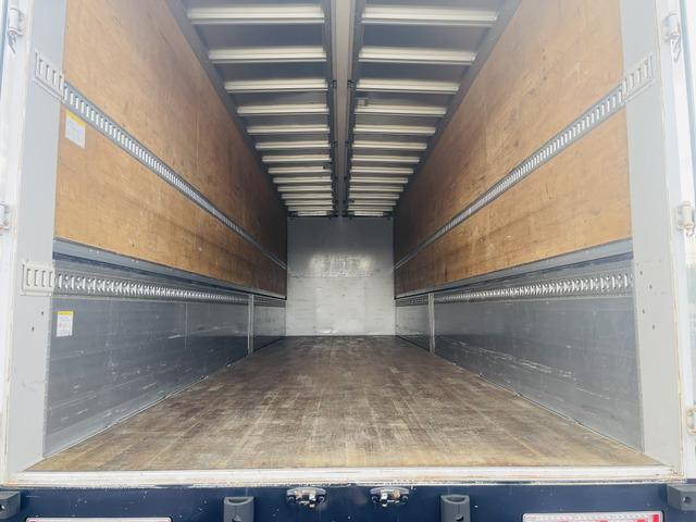 いすゞギガアルミウイング大型（10t）[写真11]