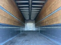 いすゞギガアルミウイング大型（10t）[写真12]