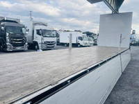 いすゞギガアルミウイング大型（10t）[写真15]