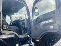 いすゞギガアルミウイング大型（10t）[写真16]