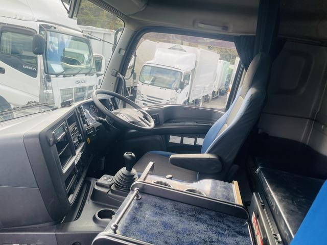 いすゞギガアルミウイング大型（10t）[写真17]