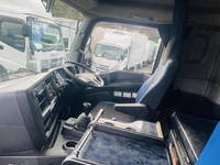 いすゞギガアルミウイング大型（10t）[写真18]