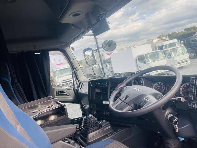 いすゞギガアルミウイング大型（10t）[写真18]