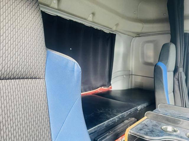 いすゞギガアルミウイング大型（10t）[写真19]