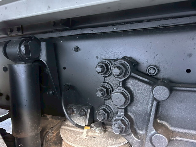 いすゞギガアルミウイング大型（10t）[写真19]