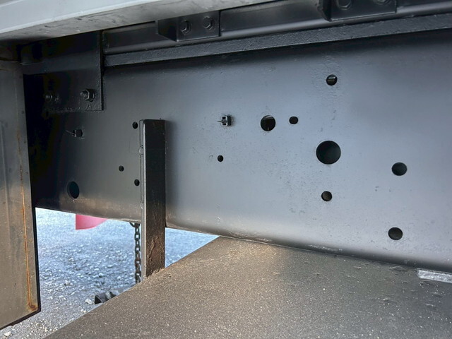 いすゞギガアルミウイング大型（10t）[写真20]