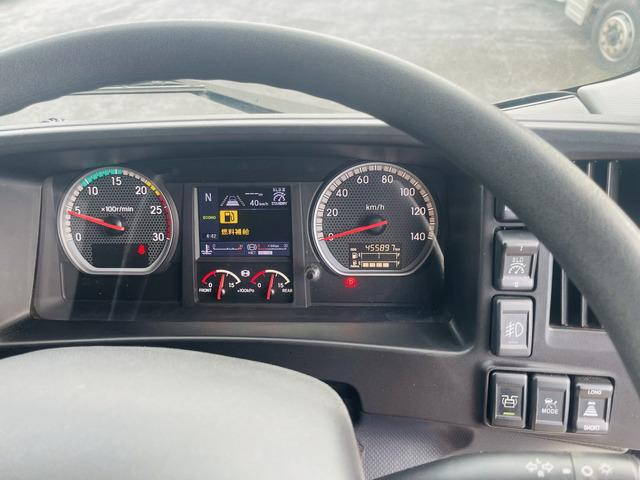 いすゞギガアルミウイング大型（10t）[写真21]