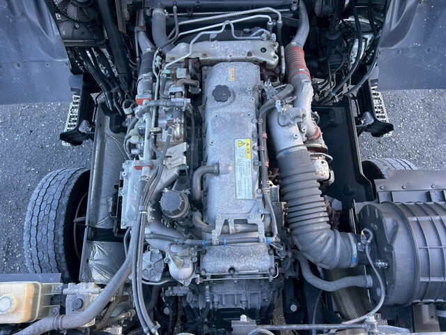 いすゞギガアルミウイング大型（10t）[写真23]