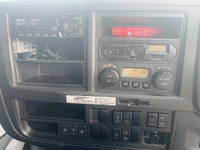 いすゞギガアルミウイング大型（10t）[写真24]