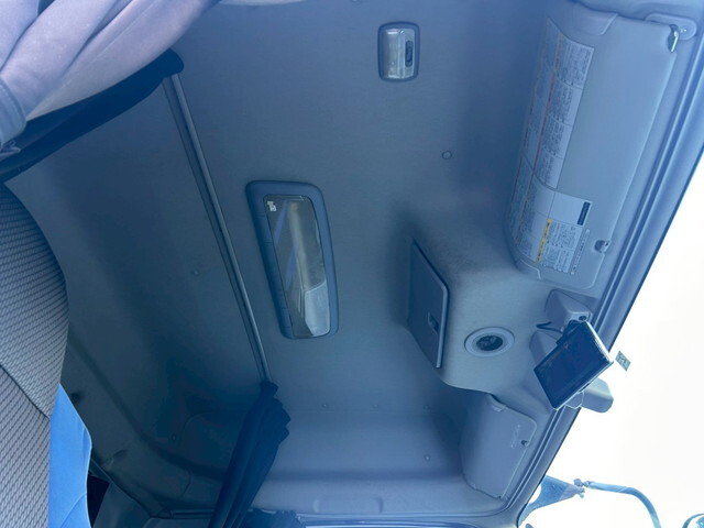 いすゞギガアルミウイング大型（10t）[写真28]