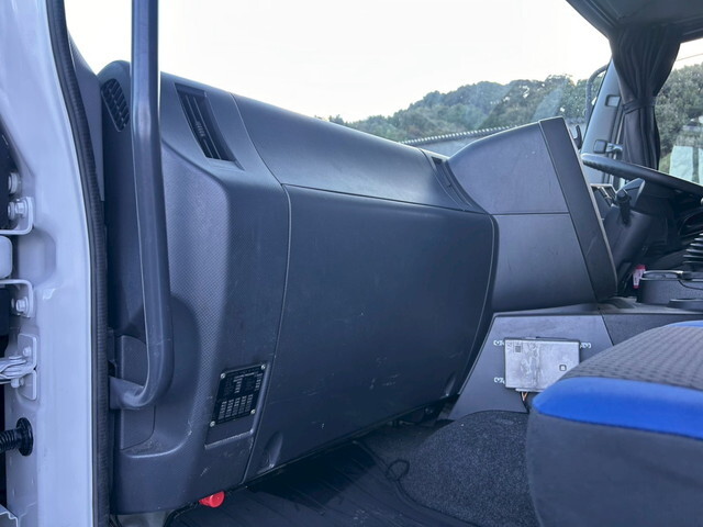 いすゞギガアルミウイング大型（10t）[写真31]