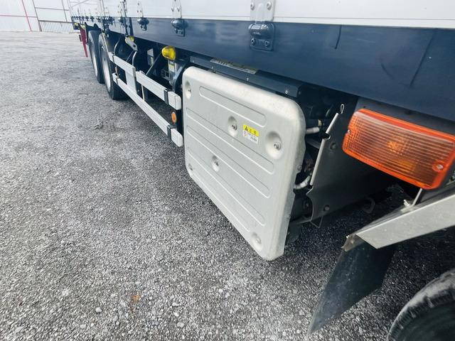 いすゞギガアルミウイング大型（10t）[写真33]