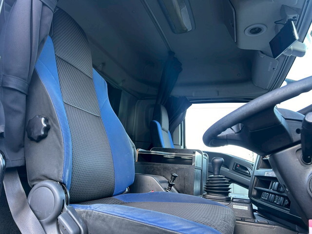 いすゞギガアルミウイング大型（10t）[写真33]