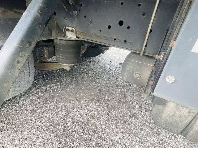 いすゞギガアルミウイング大型（10t）[写真35]