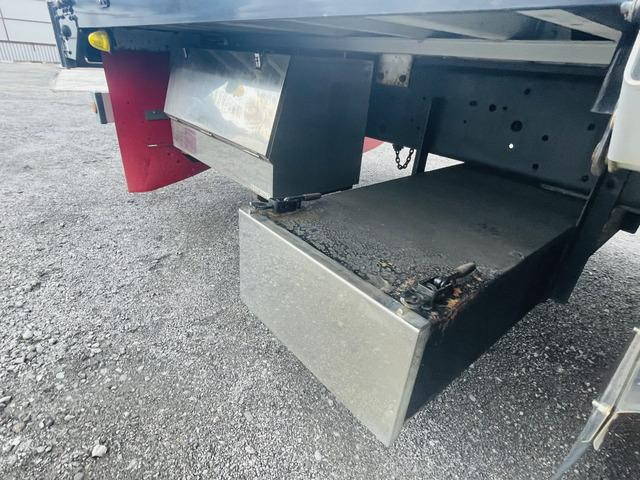 いすゞギガアルミウイング大型（10t）[写真37]