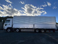 いすゞギガアルミウイング大型（10t）[写真05]