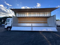 いすゞギガアルミウイング大型（10t）[写真06]