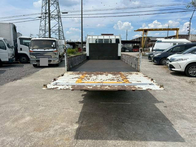 三菱ふそうキャンター平ボディ小型（2t・3t）[写真10]