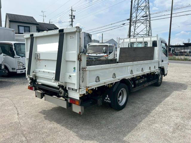 三菱ふそうキャンター平ボディ小型（2t・3t）[写真02]