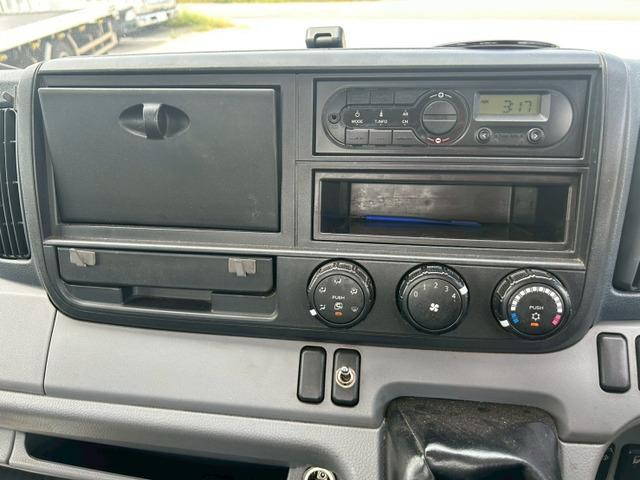 三菱ふそうキャンター平ボディ小型（2t・3t）[写真21]