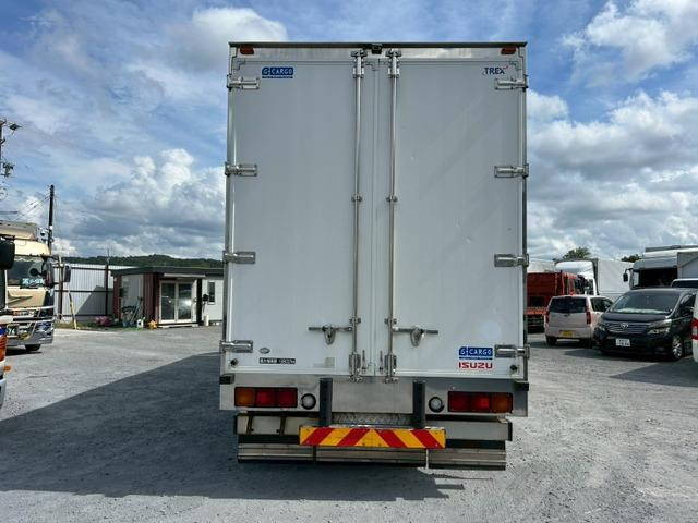 いすゞギガアルミウイング大型（10t）[写真11]