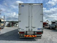 いすゞギガアルミウイング大型（10t）[写真12]