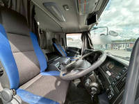 いすゞギガアルミウイング大型（10t）[写真13]