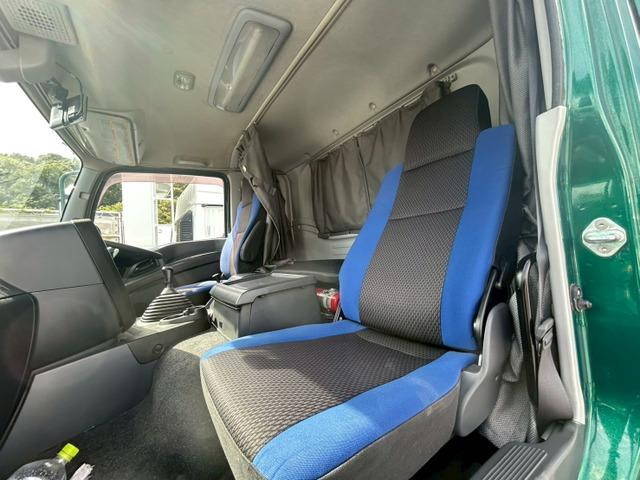 いすゞギガアルミウイング大型（10t）[写真16]