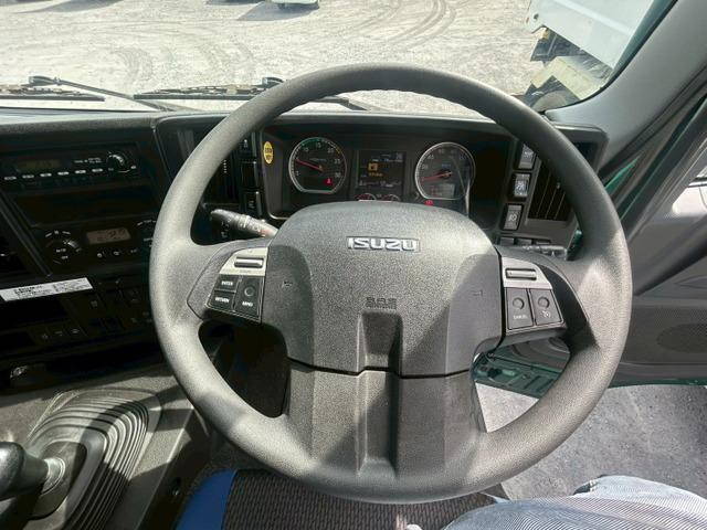 いすゞギガアルミウイング大型（10t）[写真19]